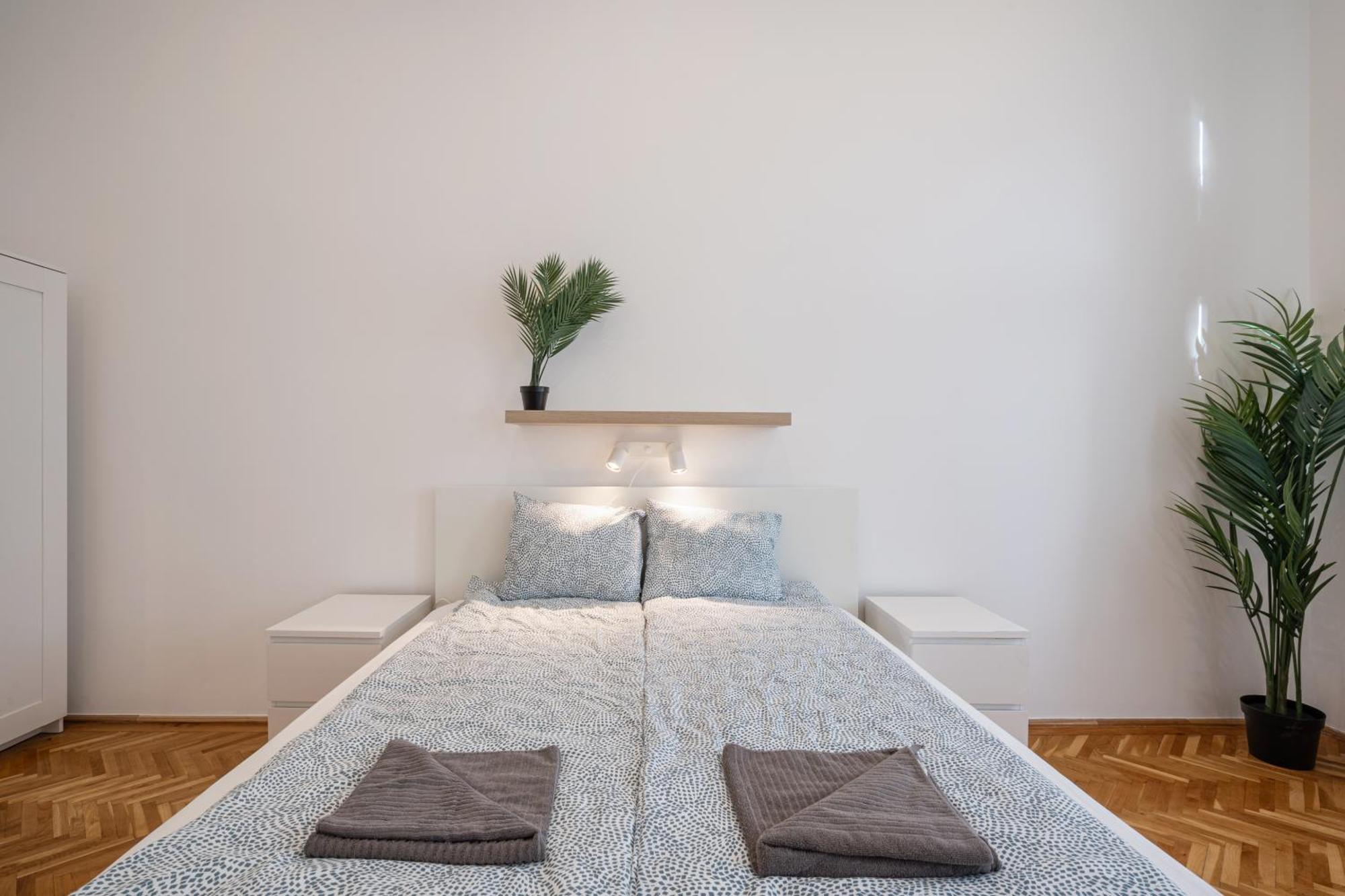 Luxurious Downtown Family Suite Budapest Exteriör bild