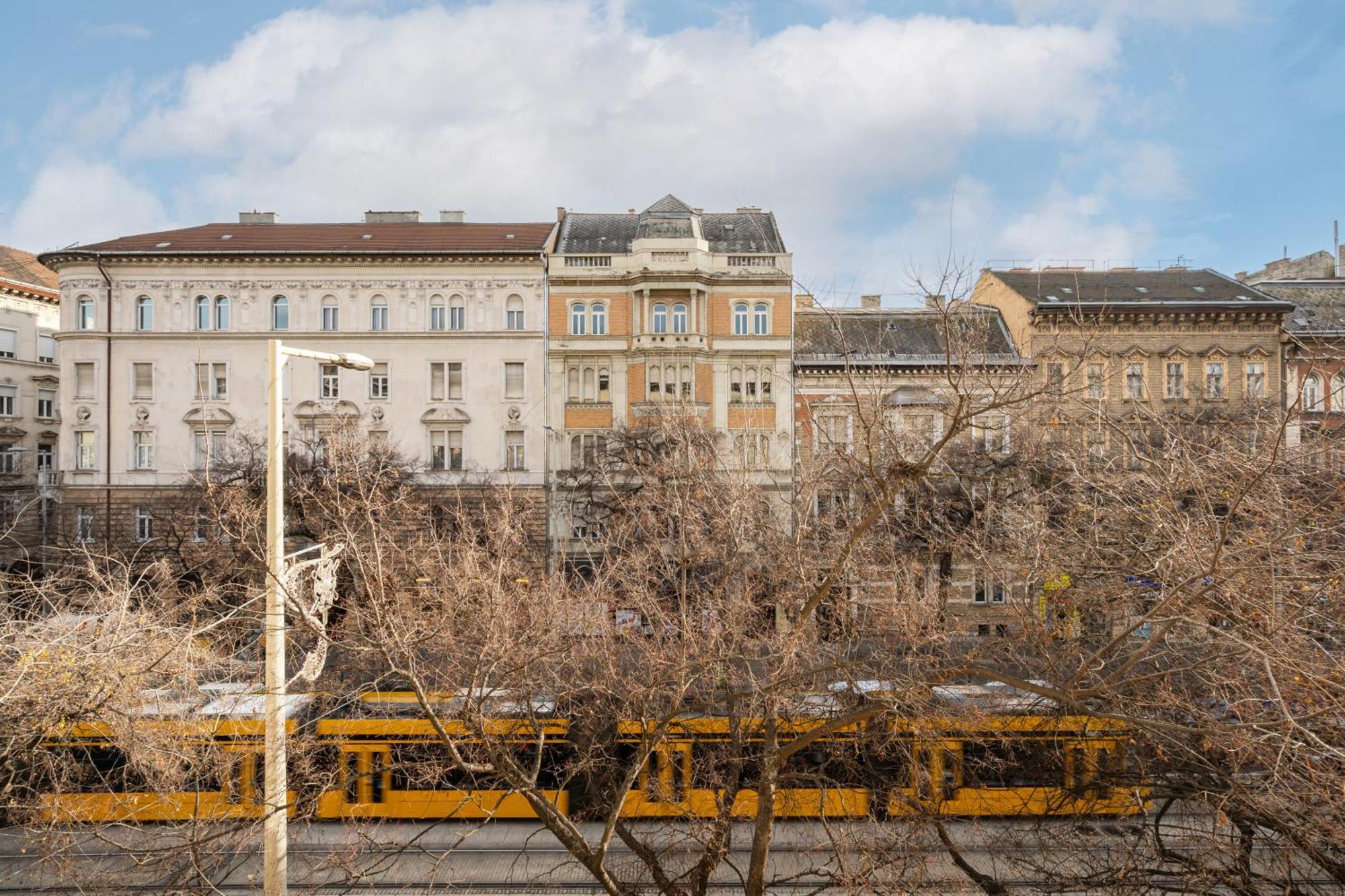 Luxurious Downtown Family Suite Budapest Exteriör bild