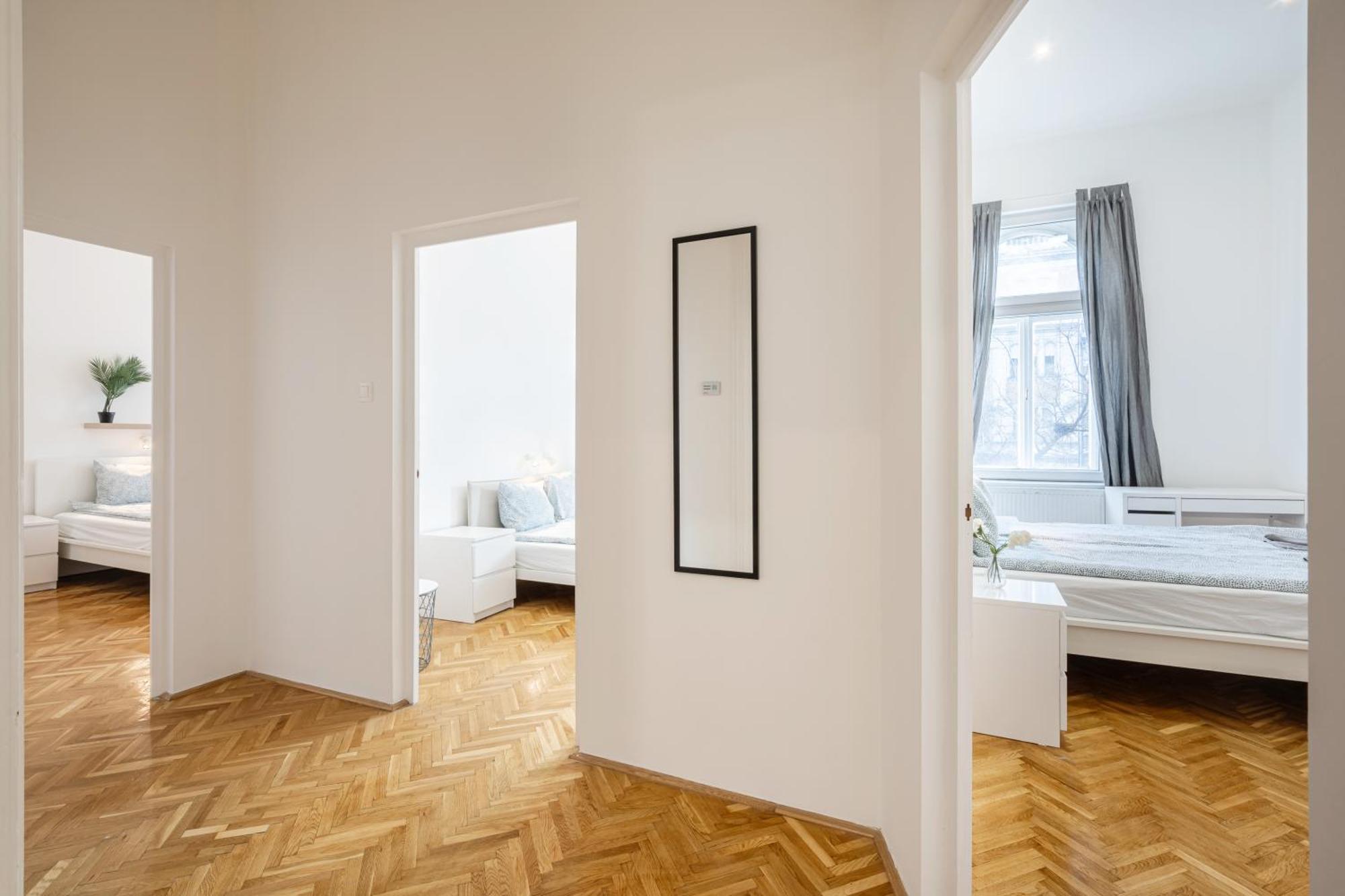 Luxurious Downtown Family Suite Budapest Exteriör bild